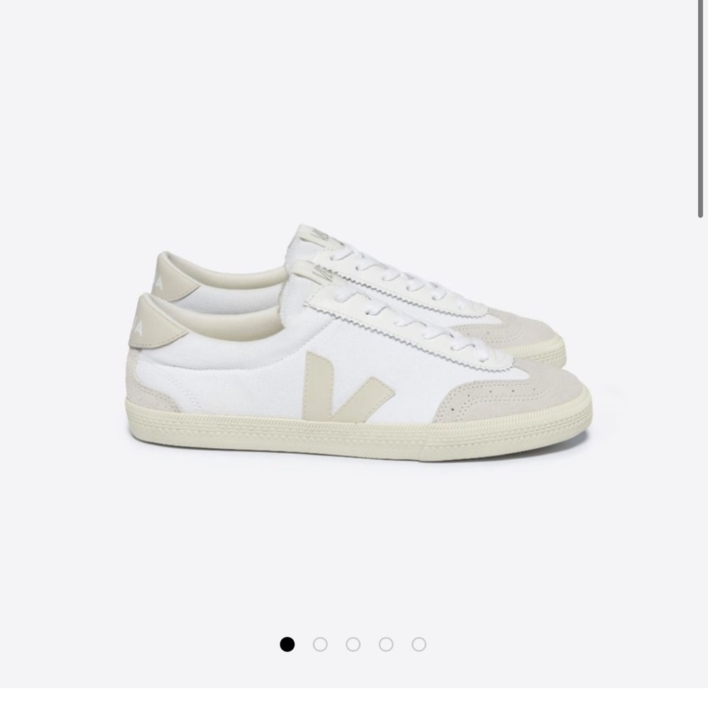 VEJA Volley Canvas White Pierre NEW NEVER WORN WITH BOX